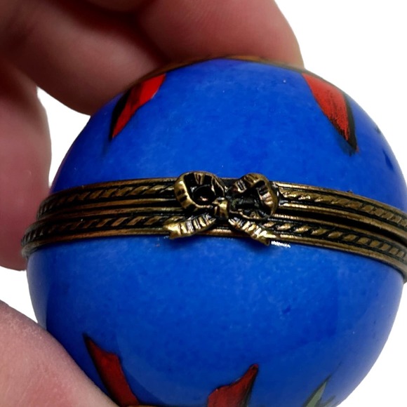 Limoges Chamart Christmas Ball Trinket Box Ornament - Holly & Bells - Picture 5 of 5